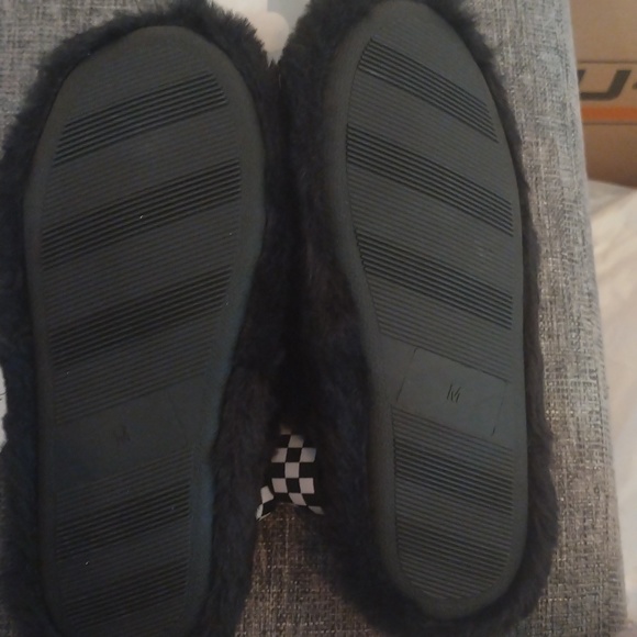 Slippers - Picture 4 of 5